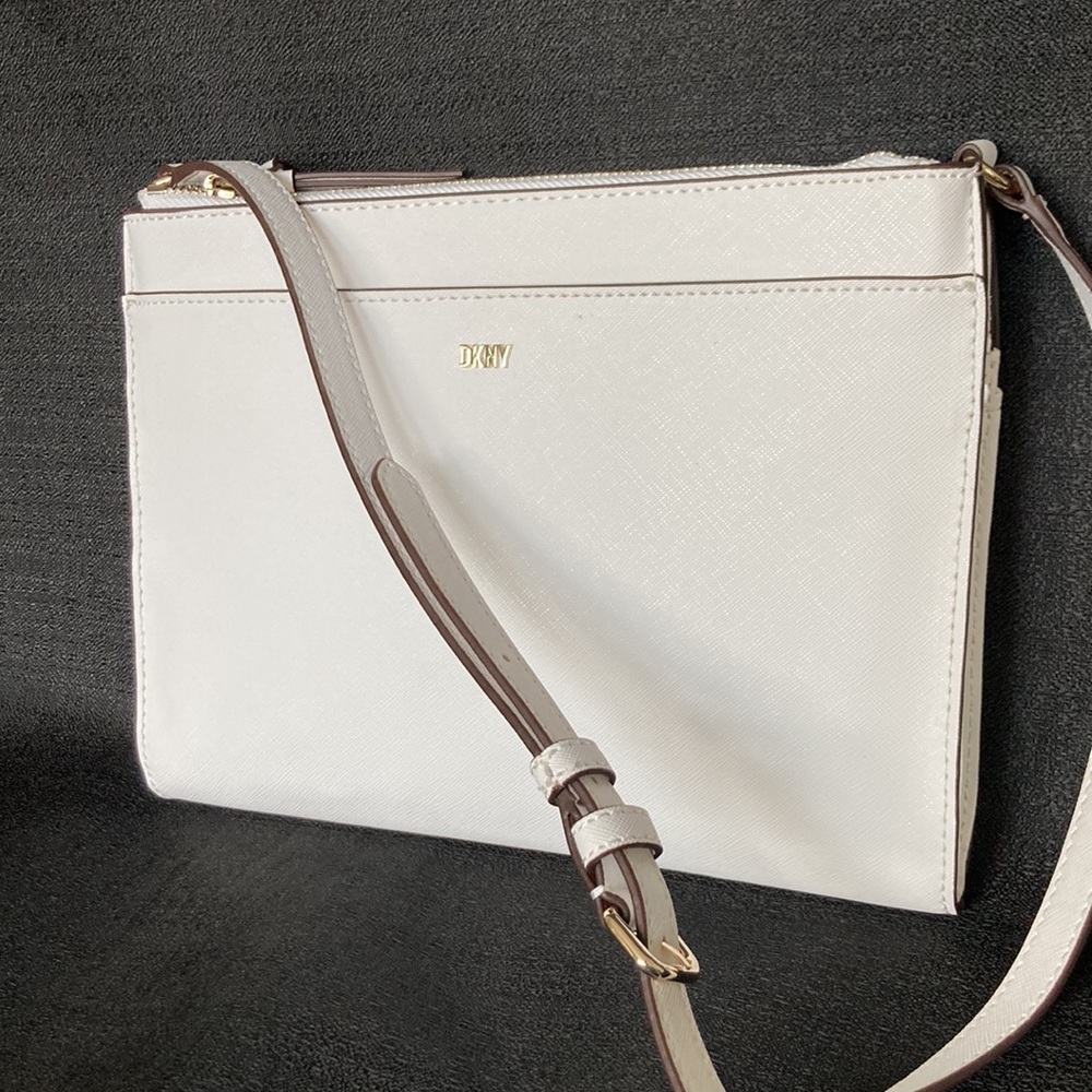 NWOT, DKNY crossbody bag - Picture 3 of 12